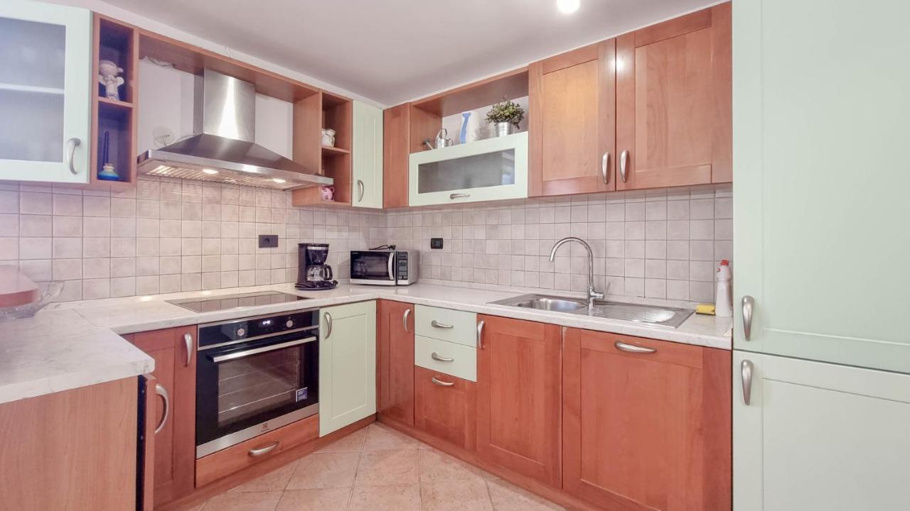 Ena Apartment Новиград Екстериор снимка