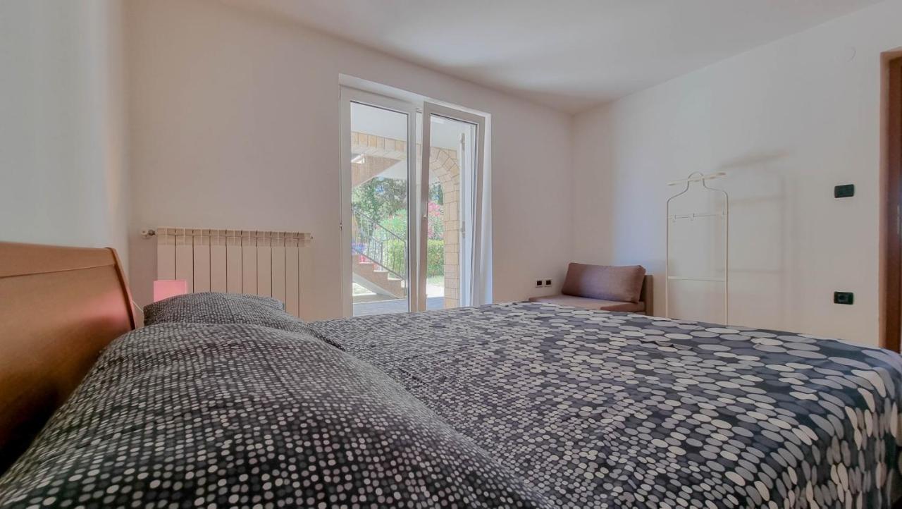 Ena Apartment Новиград Екстериор снимка
