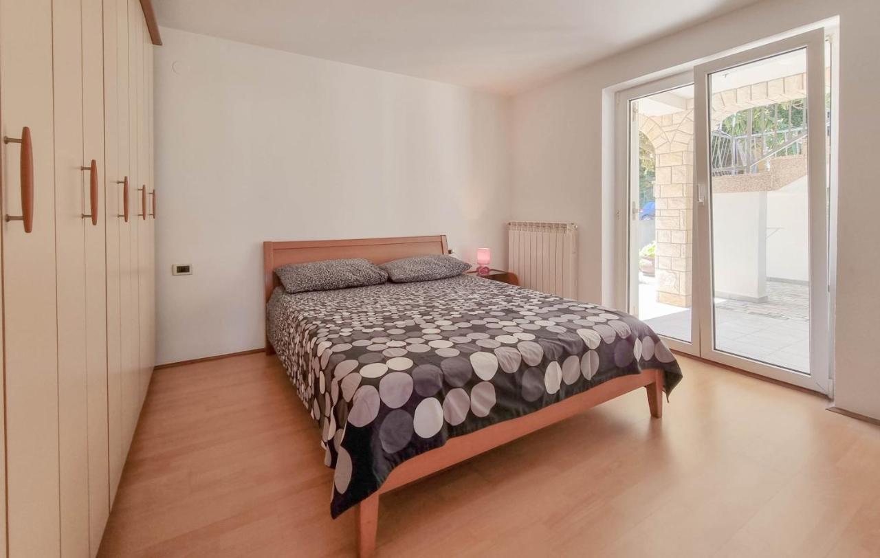 Ena Apartment Новиград Екстериор снимка