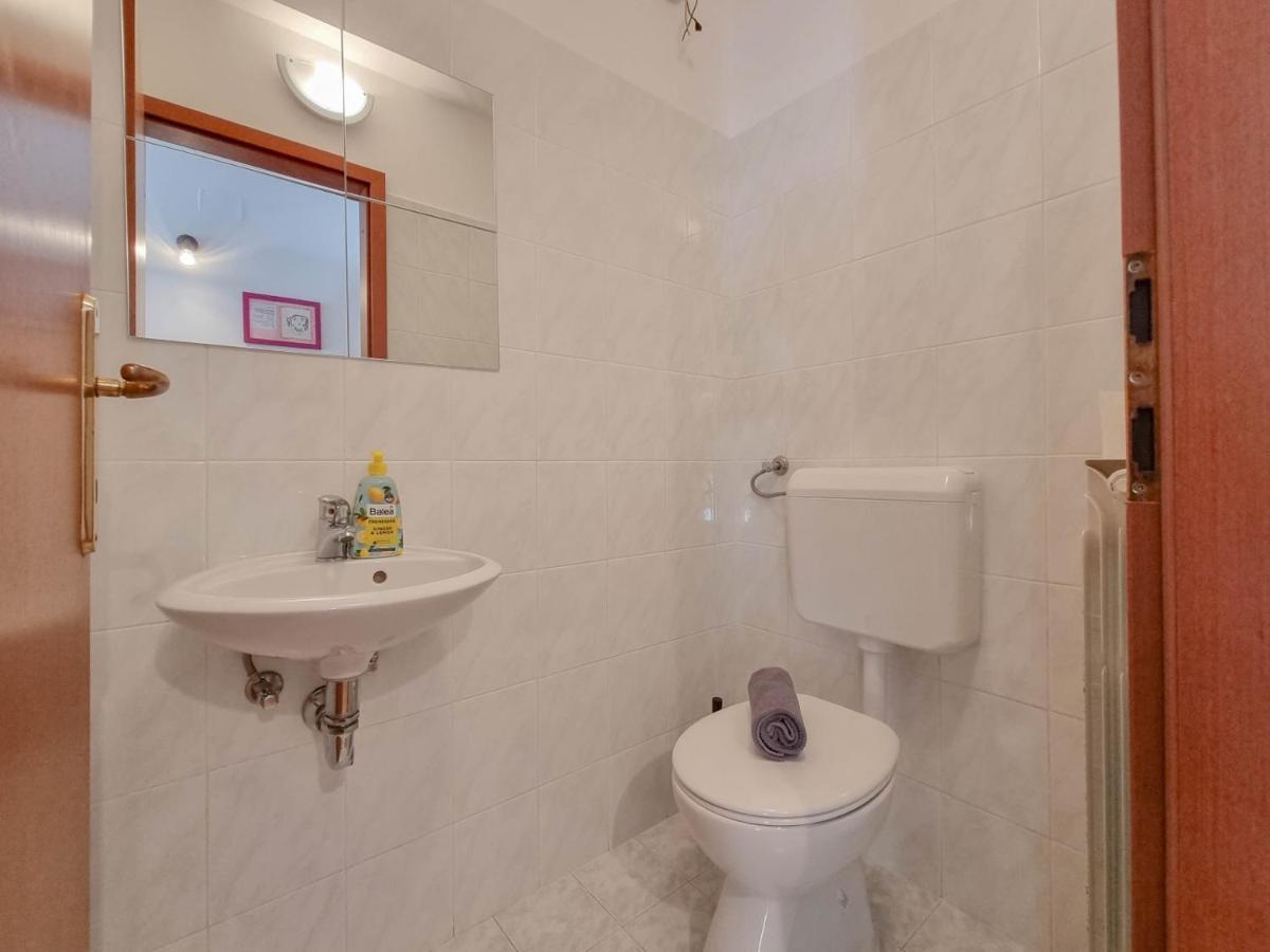Ena Apartment Новиград Екстериор снимка